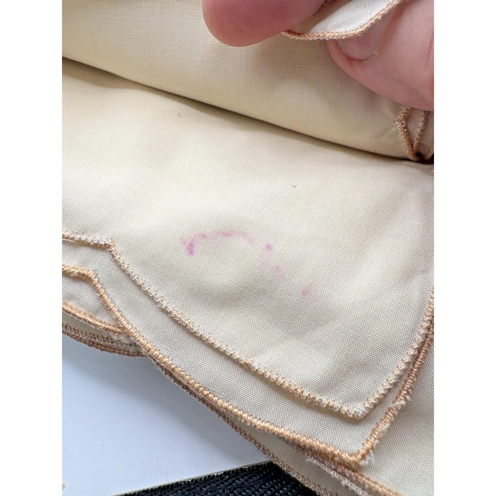 Set 14 Embroidered Butterfly Cloth Dinner Napkins Scallop Trim Cotton Blend 16